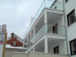 Sichere Balkon - und Treppengeländer sowie Brüstungen Punktgehalten oder in Profilen